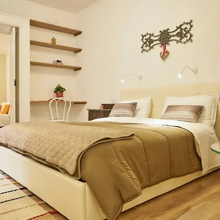 Donna Mariella Tatil Evi Napoli