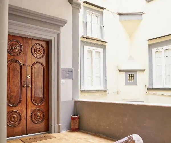 Donna Mariella Nápoles